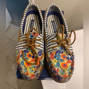 BLUE LIBERTY FLORAL SPERRY TOPSIDER